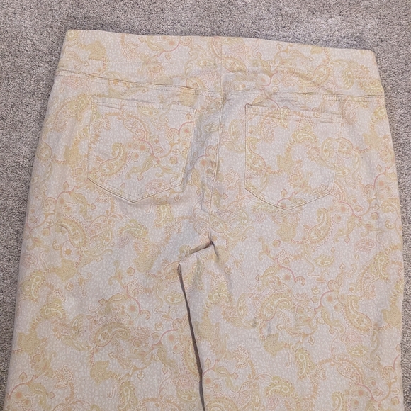 NYDJ Pull-On Wide-Leg Capri Jeans- Darcy Paisley - Picture 11 of 15